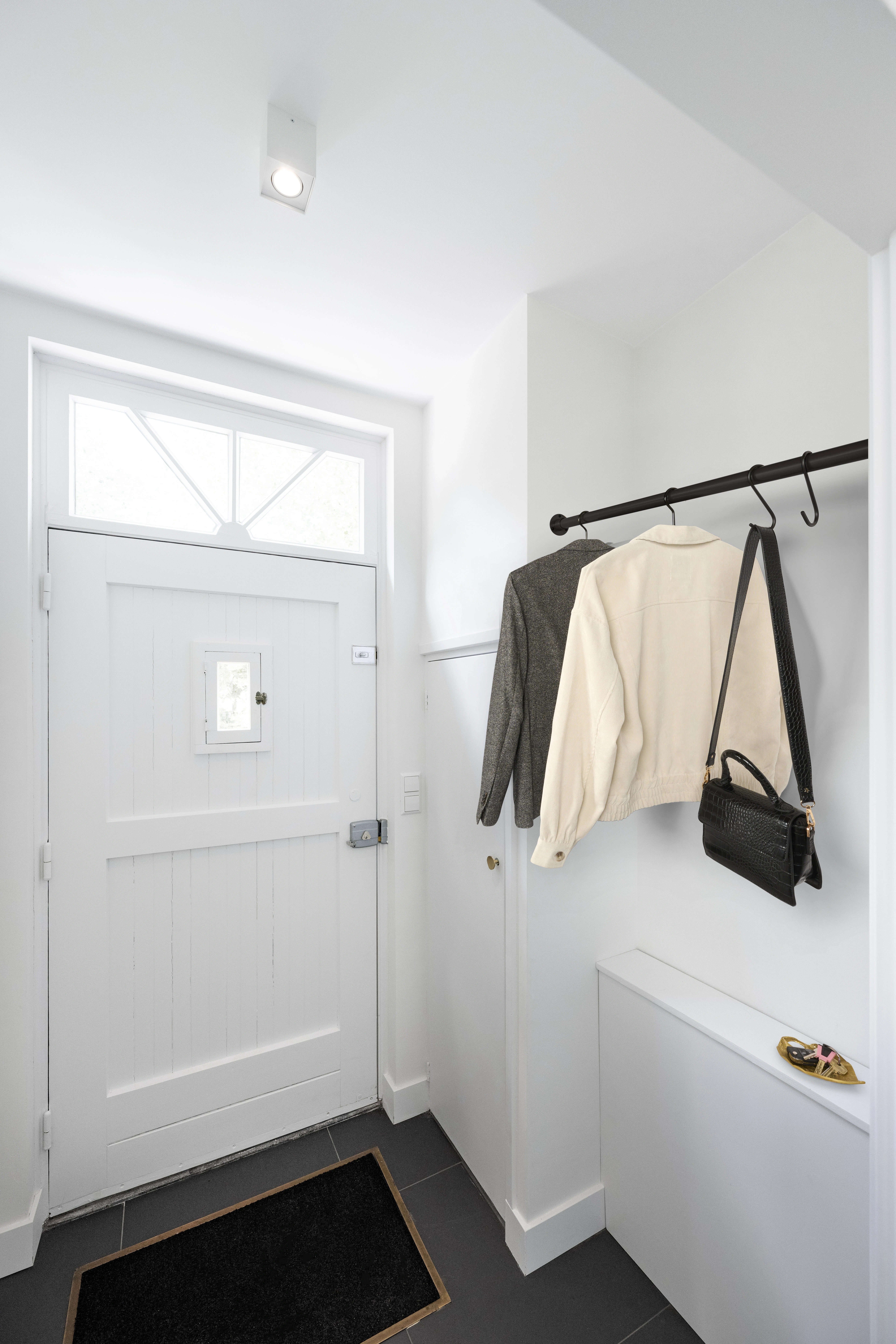 Schwarze Kleiderstange Ø25