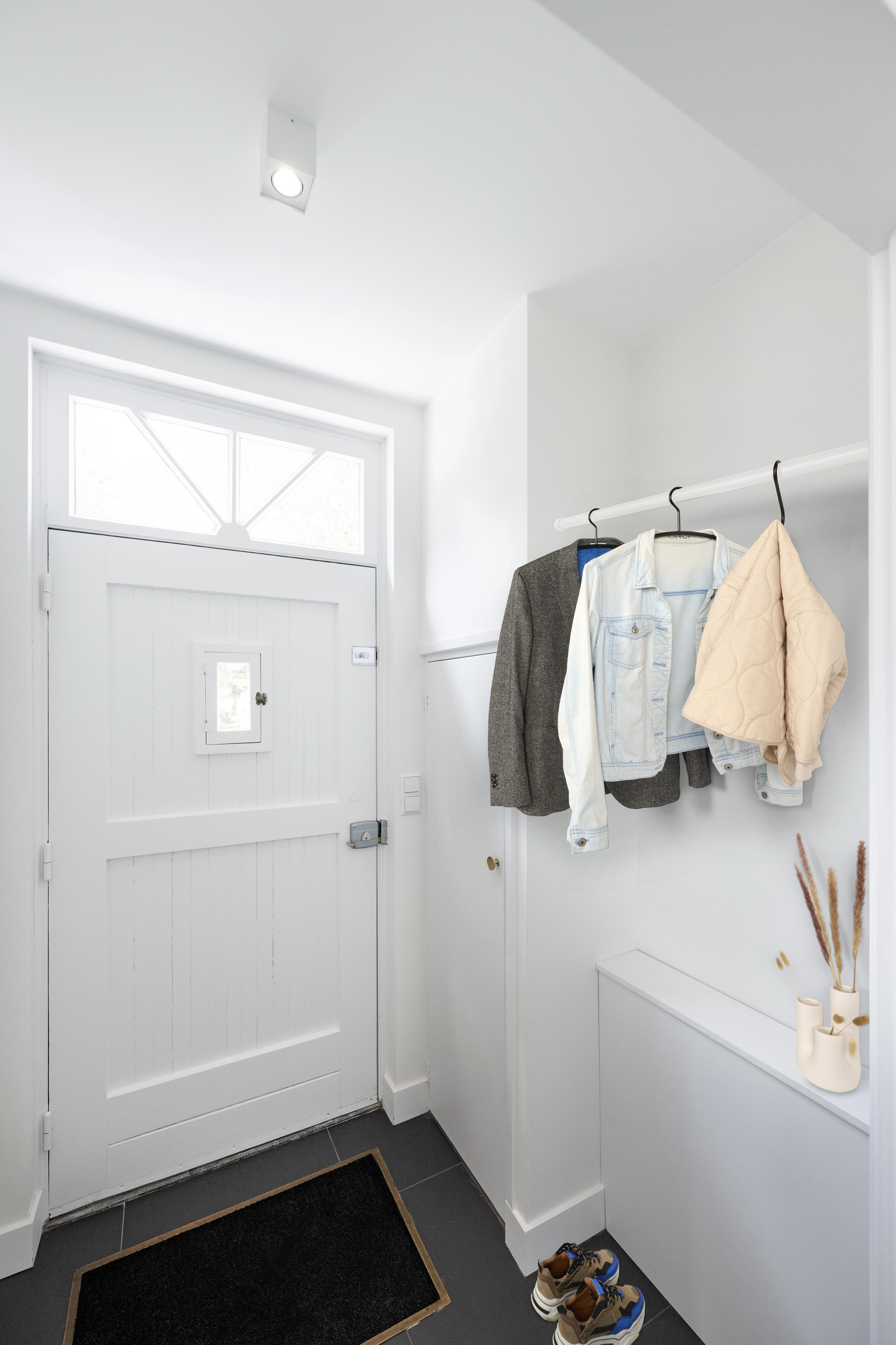 Garderobenstange weiß Ø25 (mit versteckter Befestigung)