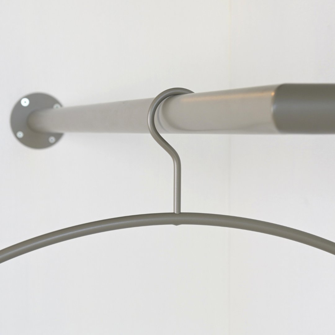 Kleiderbügel Graubeige